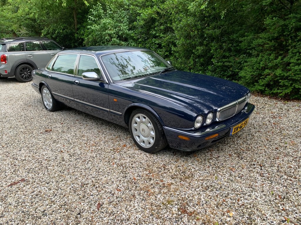 Daimler Super Eight 4.0 V8 LWB 1999 Blauw, Automaat, Achterwielaandrijving, 8 cilinders, 1770 kg