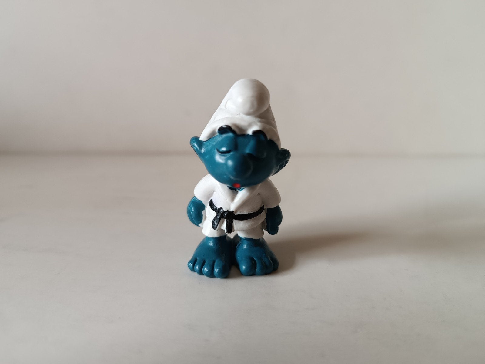 Schleich Smurfen Collectie: Judo Smurf, Verzamelen, Smurfen, Ophalen of Verzenden, Zo goed als nieuw, Overige Smurfen, Poppetje, Figuurtje of Knuffel