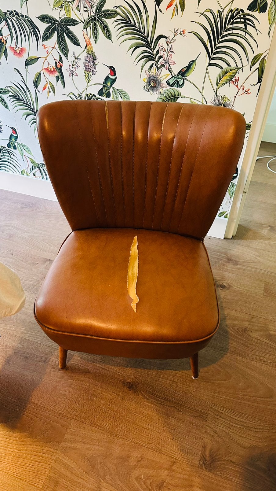 Leren cocktailstoeltje cognac, Ophalen of Verzenden, Gebruikt, Minder dan 75 cm, 50 tot 75 cm