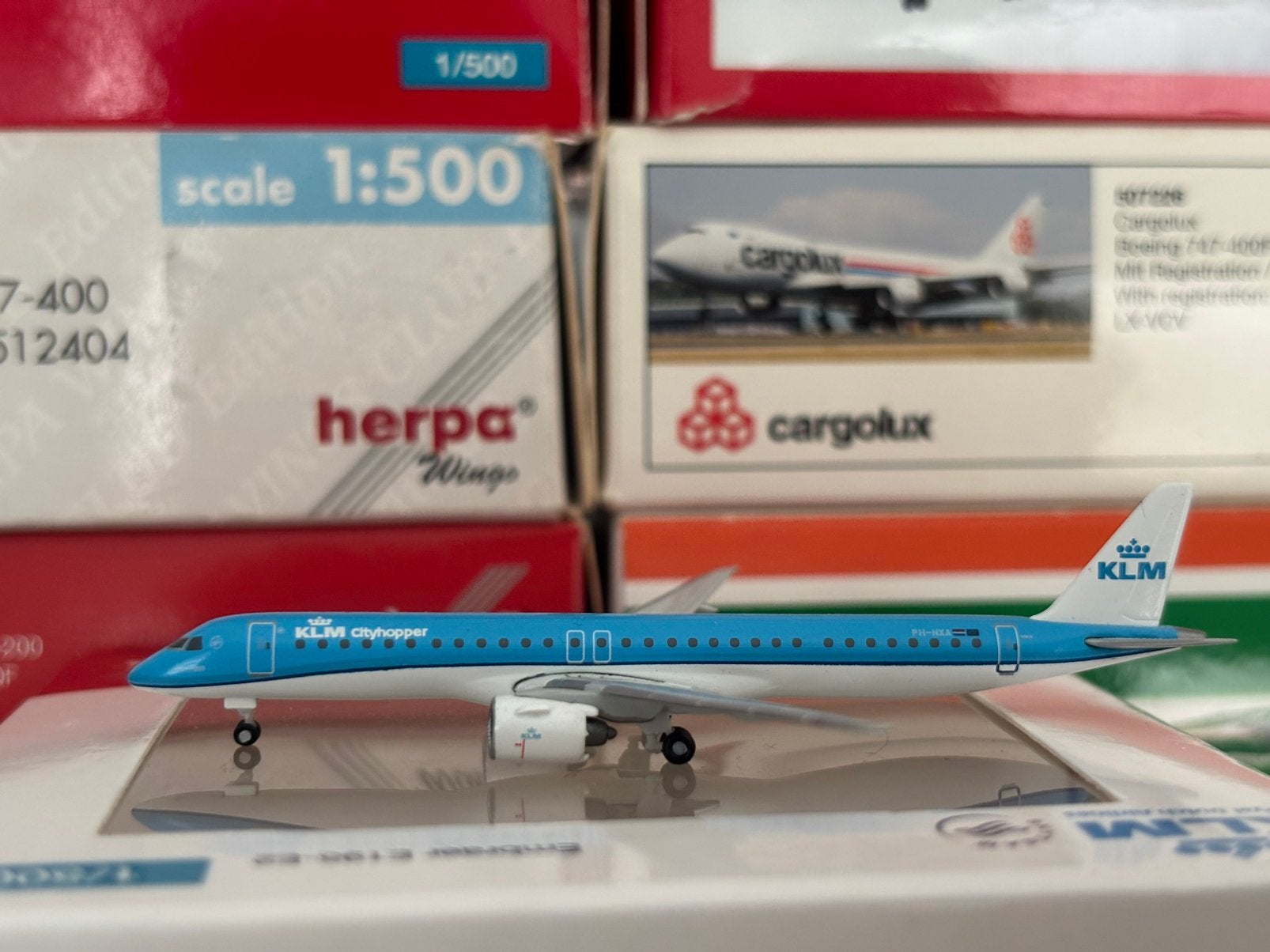 Herpa Wings KLM Embraer E195-E2 1/500, Verzamelen, Ophalen of Verzenden, Zo goed als nieuw, Schaalmodel