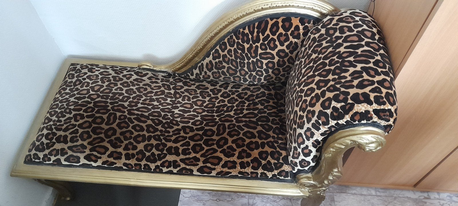 leuke kleine bankje, Gebruikt, Overige maten, Minder dan 75 cm, Ophalen of Verzenden