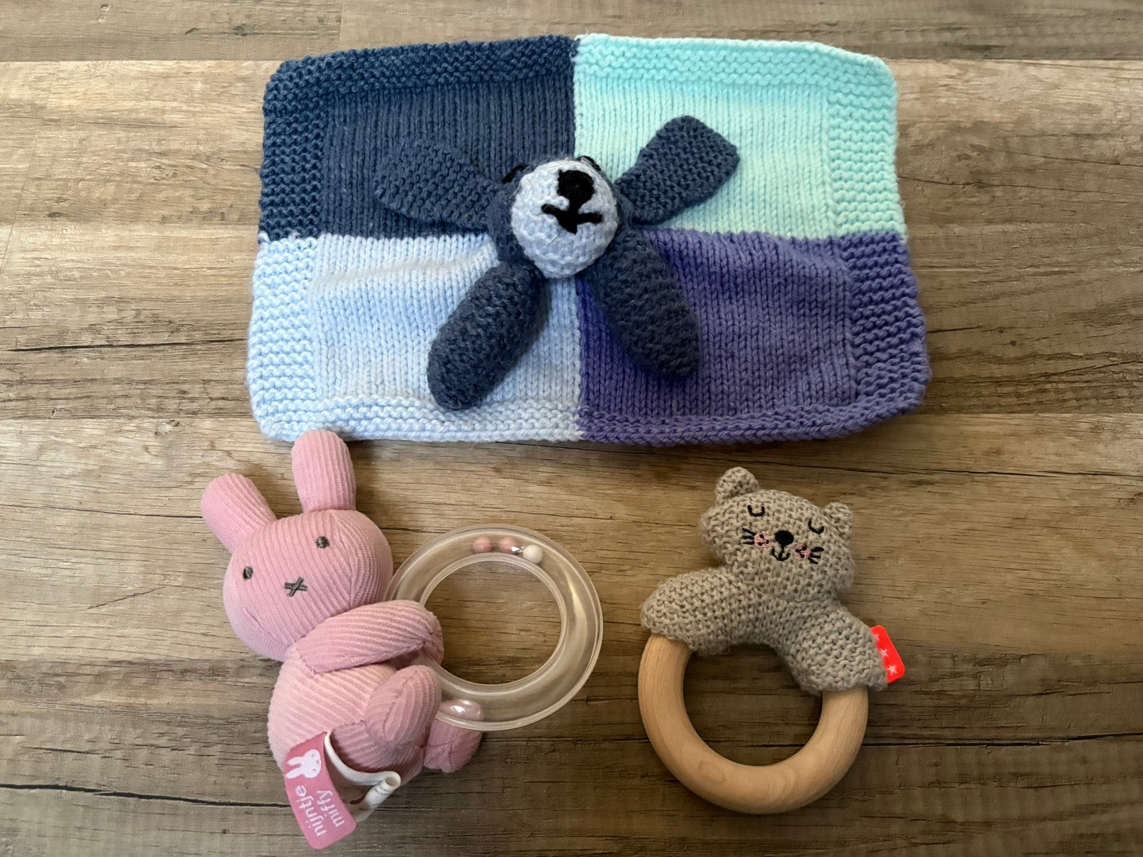 Nijntje rammelaar, kat houten rammelaar en knuffeldoekje, Ophalen of Verzenden, Gebruikt, Rammelaar