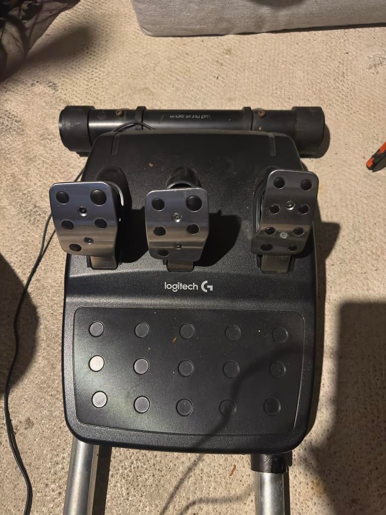 Logitech G920 Racing Wheel + Pedalen + Standaard, Ophalen, Zo goed als nieuw, Stuurtje of Sportattribuut, Xbox Original
