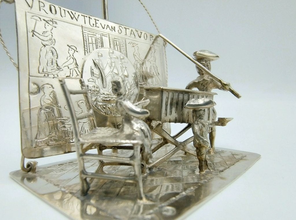 Zilver miniatuur Vrouwtje van Stavoren, J van Straten, Hoorn, Ophalen of Verzenden, Zilver