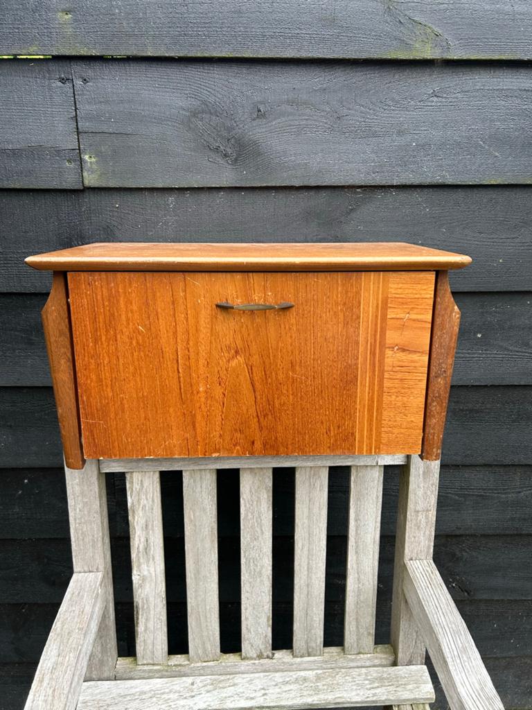 Vintage Teakhouten Wandkastje / Boekenkastje, Antiek en Kunst, Antiek | Meubels | Kasten, Ophalen of Verzenden