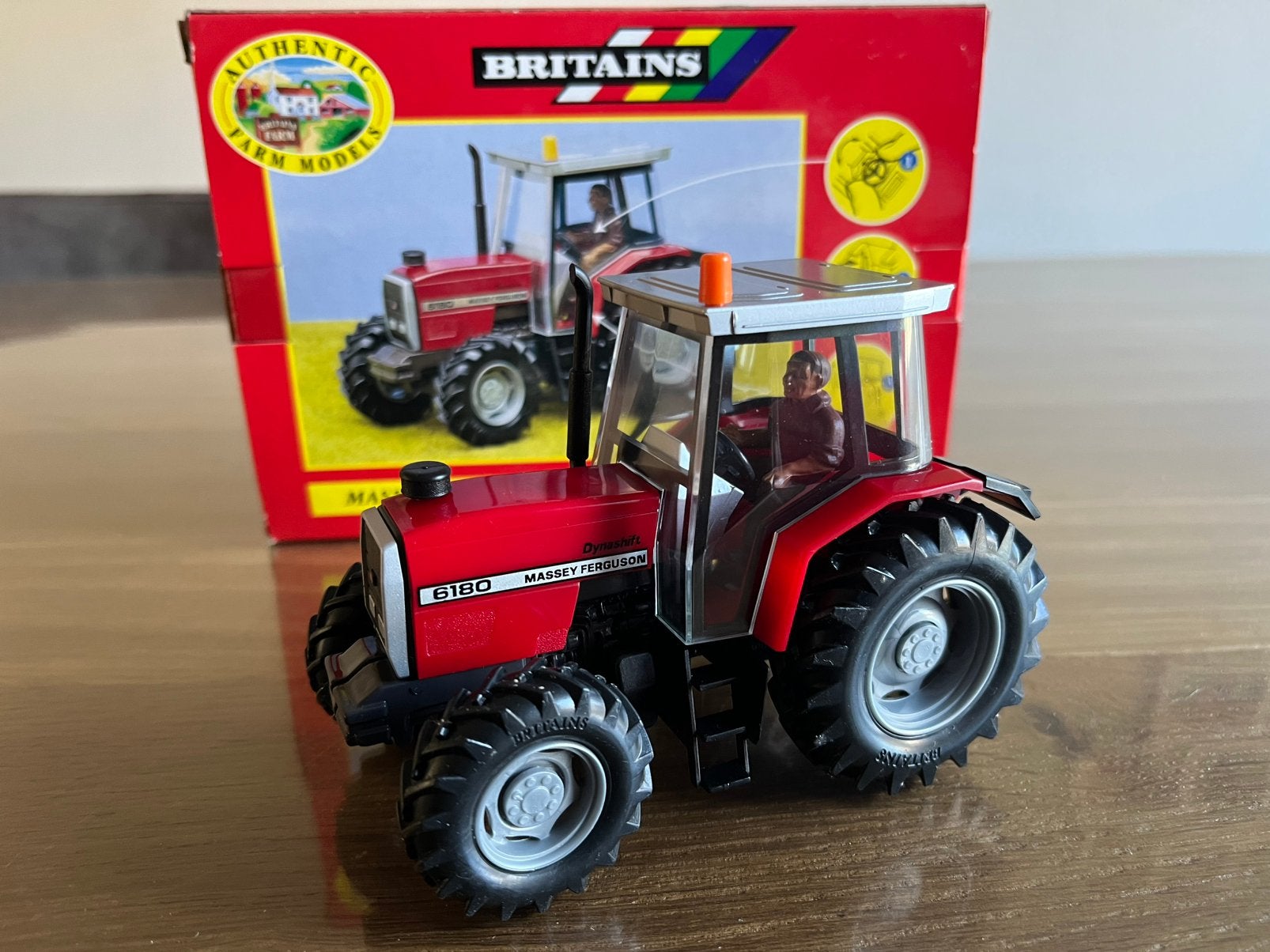 Massey Ferguson MF 6180 trekker Britains 9491, Hobby en Vrije tijd, Ophalen of Verzenden, Nieuw, Tractor of Landbouw, Britains