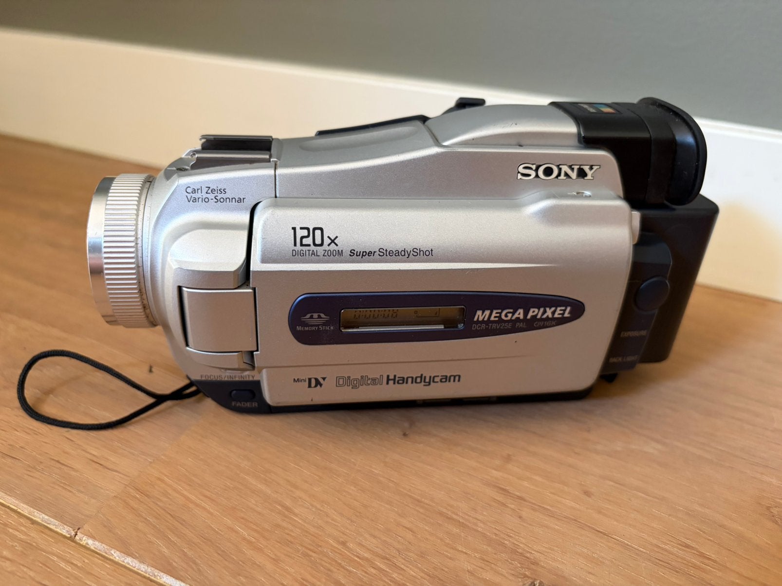 Sony DCR-TRV25E MiniDV Handycam., Audio, Tv en Foto, Videocamera's Digitaal, Ophalen, Mini dv, Gebruikt, 20x of meer