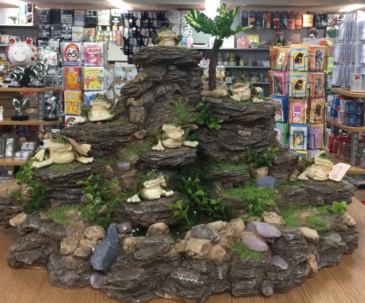 stenen fontein met 10 kikkers, Ophalen, Nieuw, Groen, Steen/keramiek