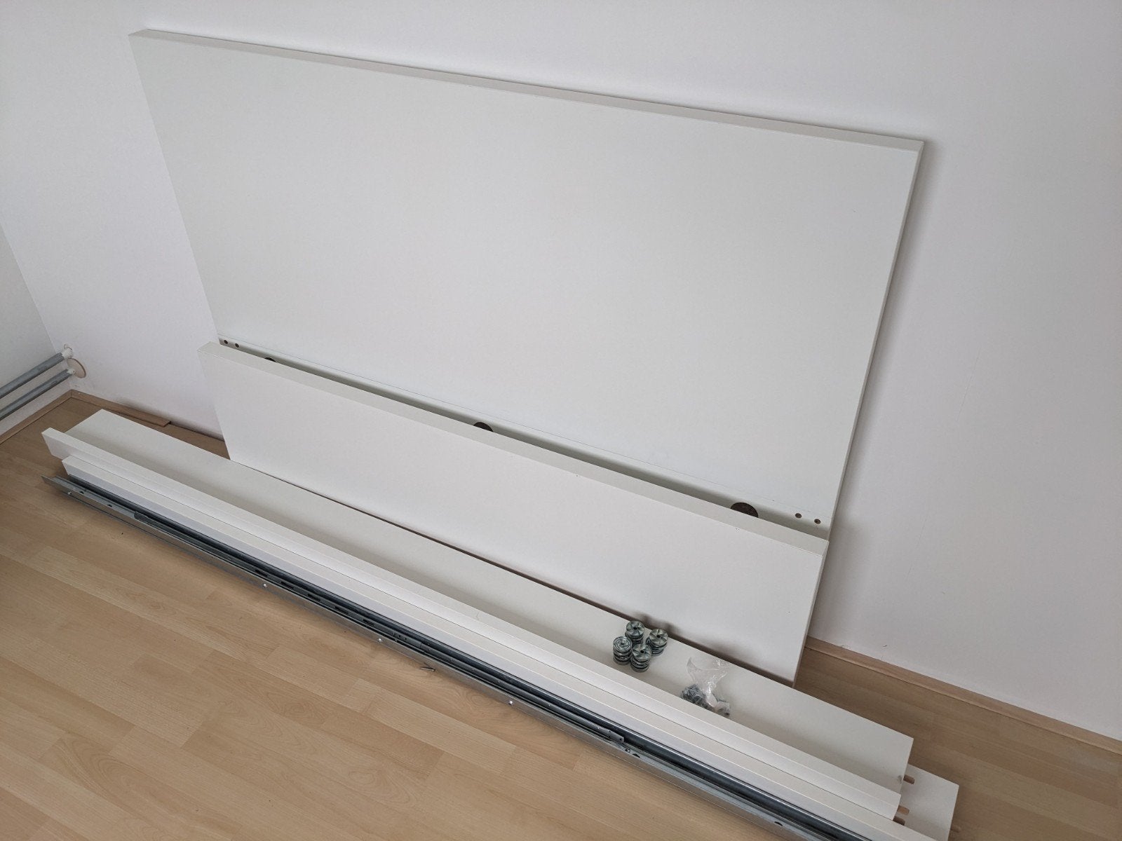 Ikea bed 1,3 m x 2 m. Hoofdbord is 1 m hoog. Lengte 2 m. Wit, Ophalen, Gebruikt, Twijfelaar, 200 cm