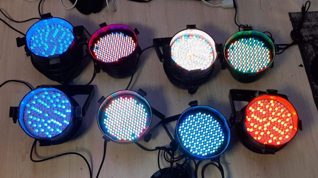 8x LED-spots ShowTec & JB Systems, Muziek en Instrumenten, Theaterbelichting, Ophalen, Gebruikt
