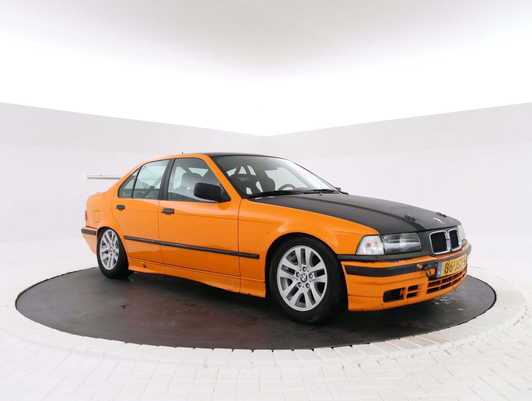 BMW 3-serie 325i Circuit auto rijklaar met kenteken!, foto 4