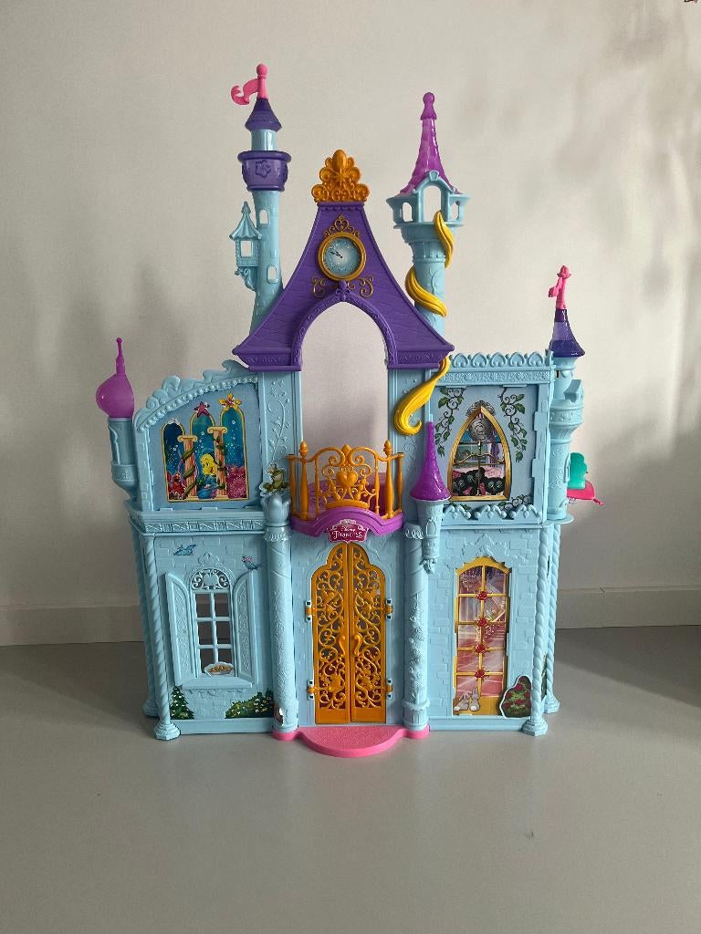 Disney kasteel voor barbies, Kinderen en Baby's, Speelgoed | Poppenhuizen, Ophalen, Zo goed als nieuw, Poppenhuis