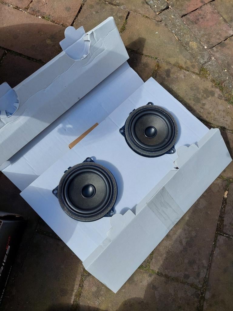 BMW F31 speakers, Ophalen