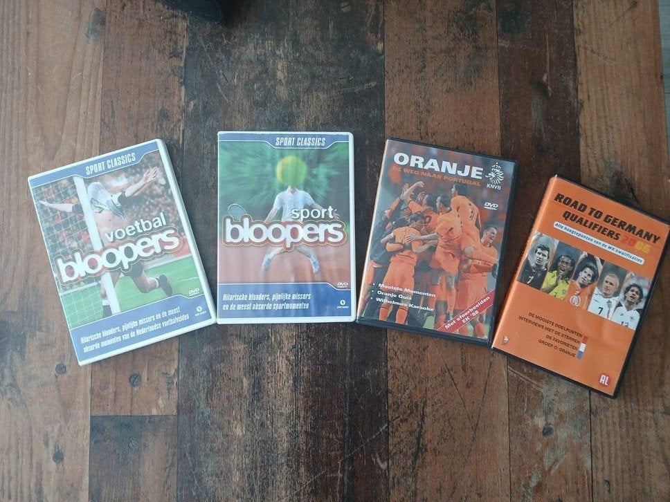 Oude DVD's: Voetbal Bloopers & Oranje Documentaires, Gebruikt, Alle leeftijden, Voetbal, Ophalen of Verzenden