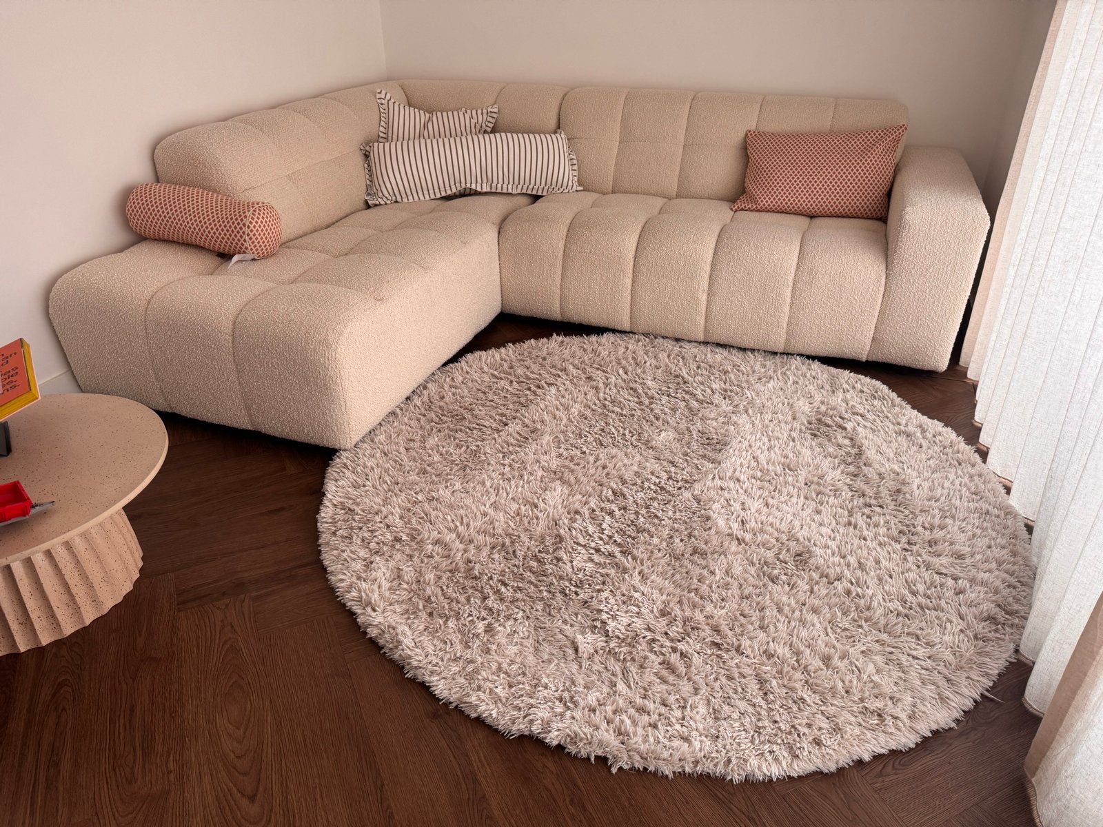 Zo goed als nieuw rond vloerkleed 180x180 cm, Huis en Inrichting, Stoffering | Tapijten en Kleden, Ophalen, Beige, 150 tot 200 cm