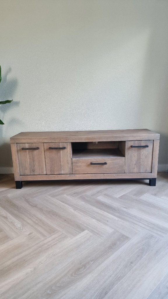 TV-meubel Hevano eikenhout Moose, Ophalen, 150 tot 200 cm, Eikenhout, Zo goed als nieuw