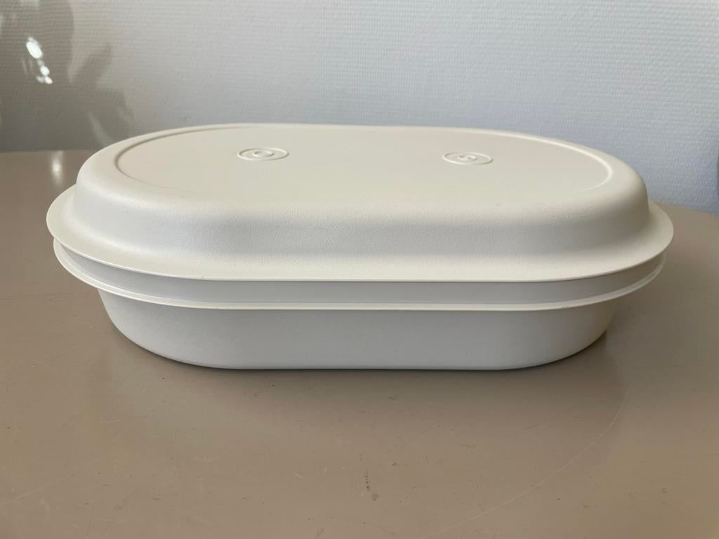 Cremekleurige Tupperware opbergdoos, Huis en Inrichting, Keuken | Tupperware, Ophalen of Verzenden, Gebruikt, Crème, Bus of Trommel