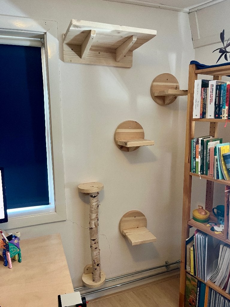 Klimmuur kat van hout, met krabpaal en 4 planken, Dieren en Toebehoren, Ophalen, Zo goed als nieuw, Krabmeubel-onderdelen