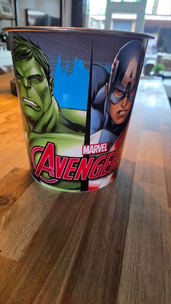 Marvel Avengers kunststof prullenbak - zo goed als nieuw, Kunststof, Ophalen of Verzenden, Zo goed als nieuw, Minder dan 10 liter