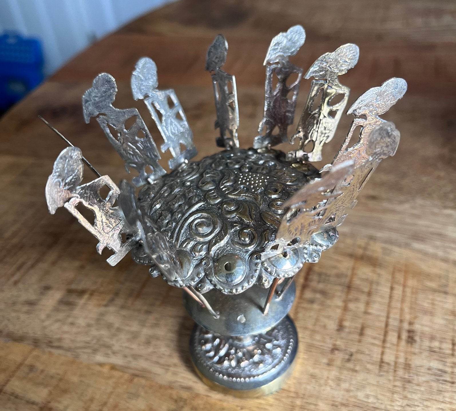 Djokja standaard met 11 cocktailprikkers goudkleurig metaal, Antiek en Kunst, Ophalen of Verzenden
