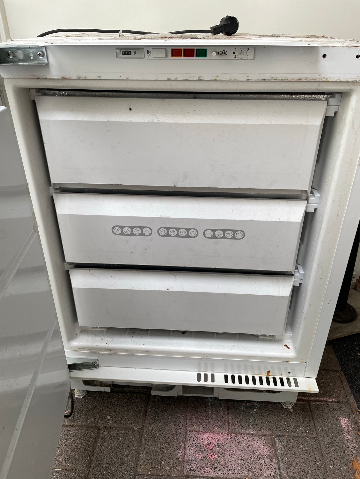 Inbouw vriezer - Compact en efficiënt, Witgoed en Apparatuur, Gebruikt, 75 tot 100 liter, Met aparte vriezer, 45 tot 60 cm