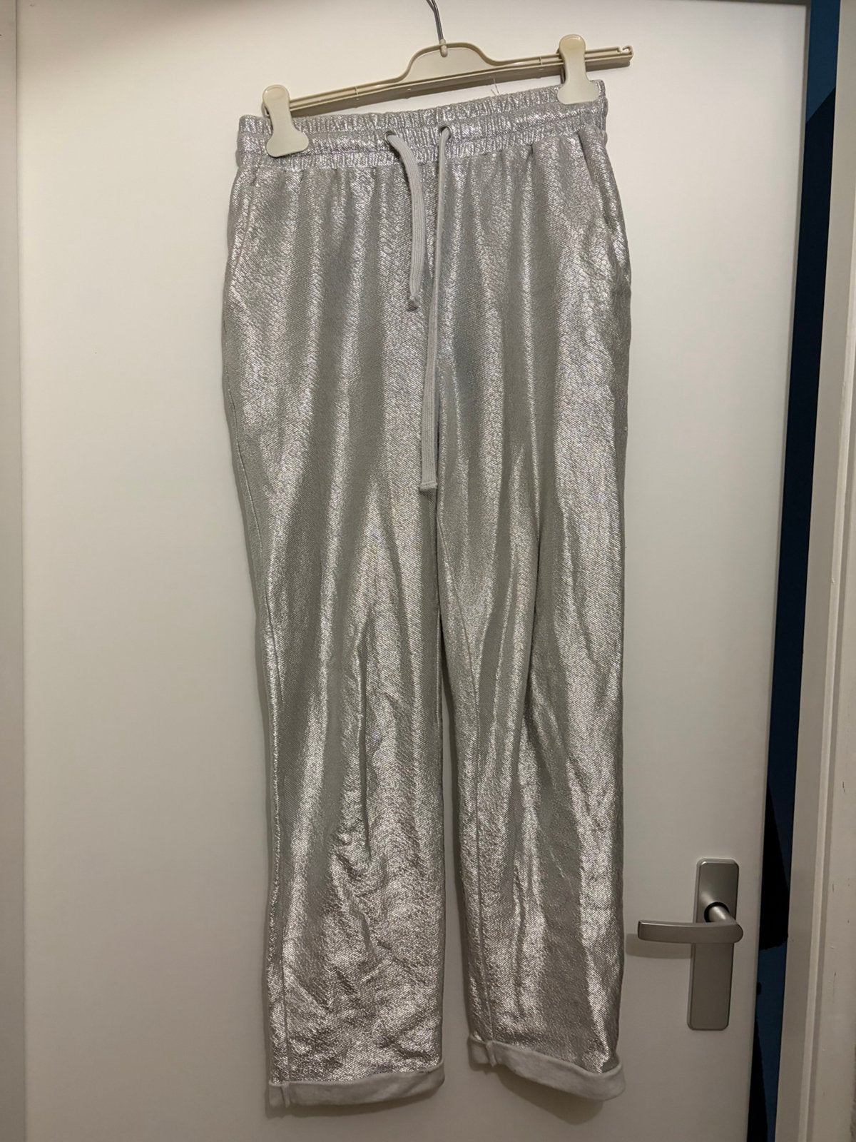Zilveren broek(jogging) Dante6, Kleding | Dames, Broeken en Pantalons, Maat 38/40 (M), Overige kleuren, Ophalen of Verzenden, Zo goed als nieuw