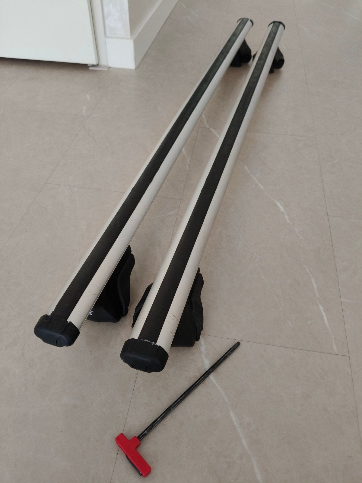 Thule aerobars dakdragers voor open dakrails vw Touran veel, Auto diversen, Dakdragers, Ophalen of Verzenden, Gebruikt