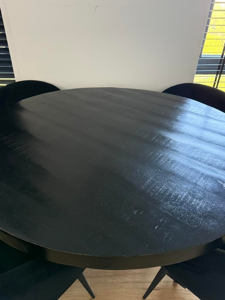 Zwarte eettafel (mangohout) met stoelen fluweel, Ophalen of Verzenden, Zo goed als nieuw, Rond, 100 tot 150 cm