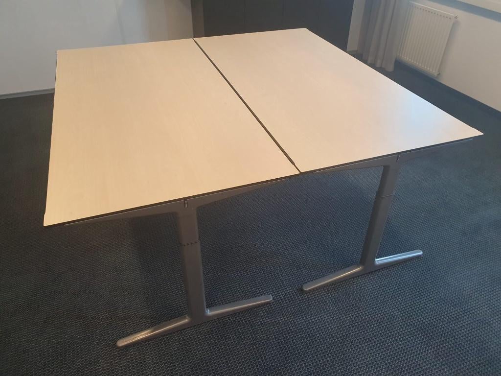Ahrend Mehes bureaus volkern, Kofferen 60, In hoogte verstelbaar, Ophalen of Verzenden, Zo goed als nieuw