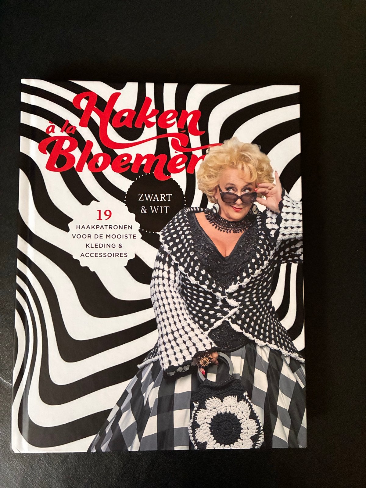 Nieuw haakboek Karin Bloemen - Haken à la Bloemer Zwart & Wi, Boeken, Verzenden, Nieuw, Breien en Haken