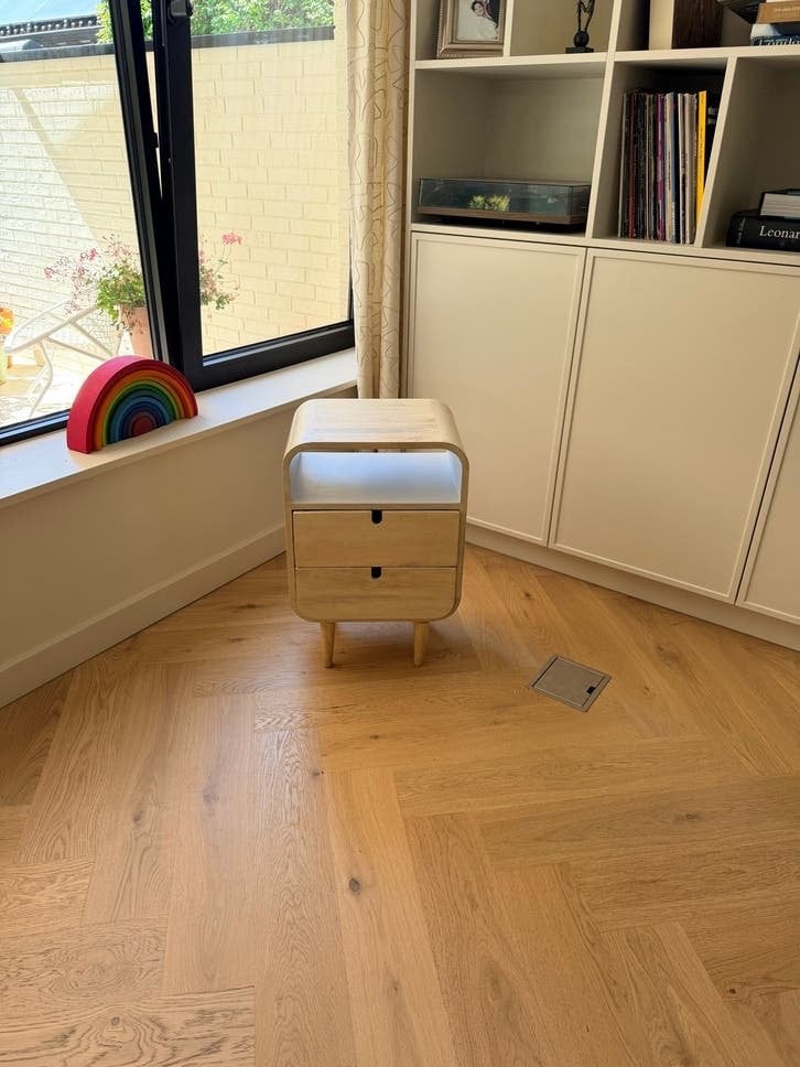 Stijlvol nachtkastje met twee lades, Ophalen, Gebruikt, Minder dan 45 cm, 55 tot 70 cm