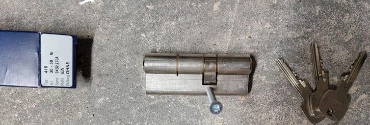 1x cilinder 30-50, Ophalen of Verzenden, Zo goed als nieuw, Rvs, Slot