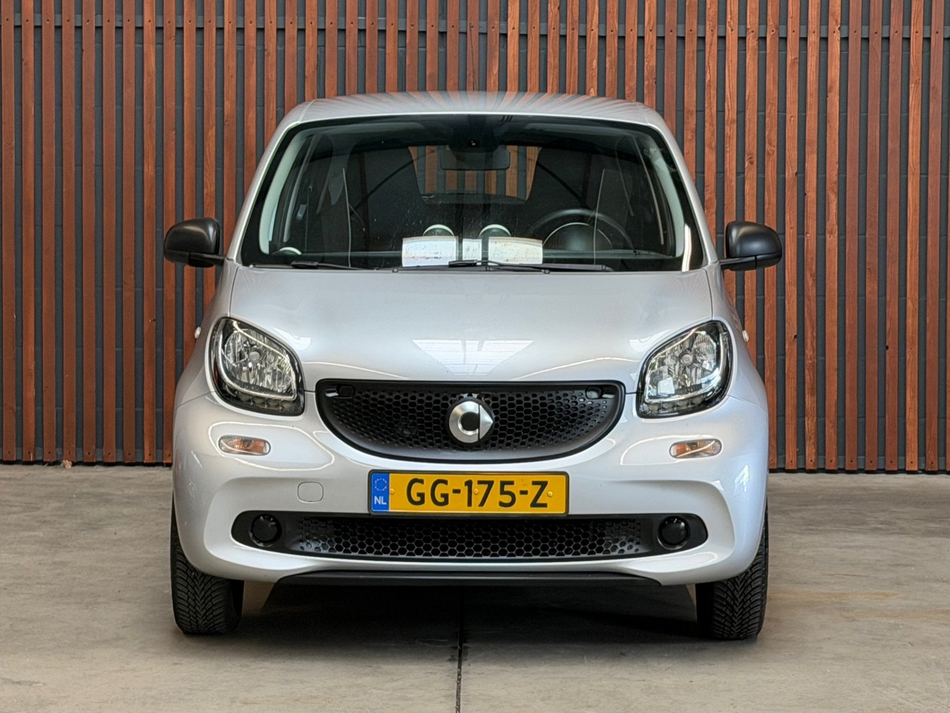 Smart Forfour 1.0 Pure Airco-BT/TEL-Elek.Pakket-NL Auto-NAP, Gebruikt, 4 stoelen, Origineel Nederlands, Handgeschakeld