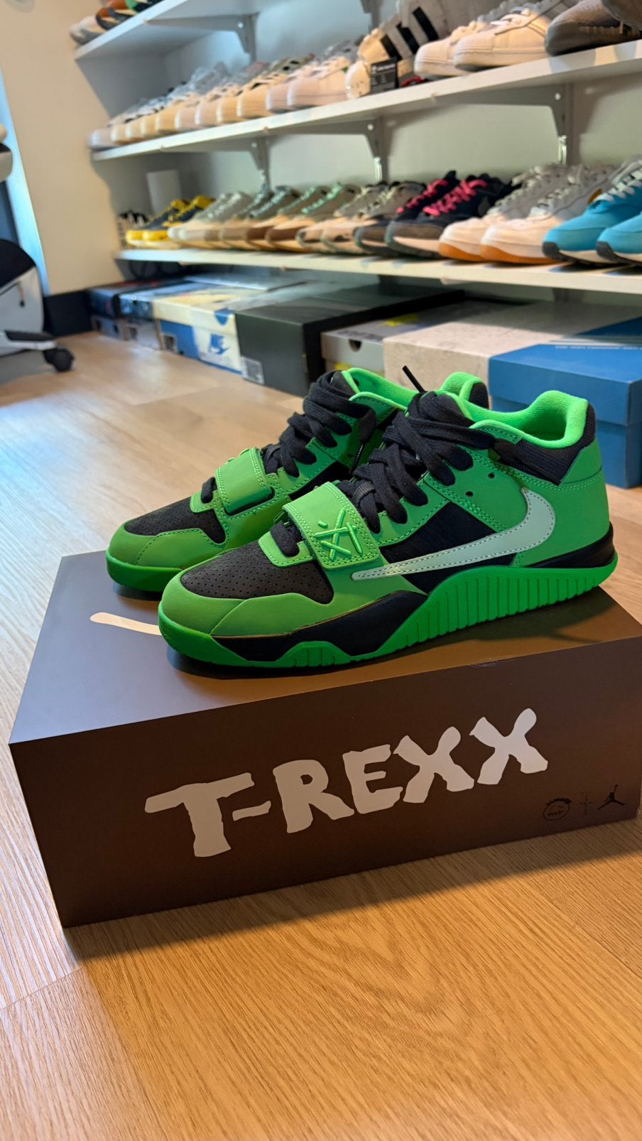 Nike Travis Scott T-Rexx Green (mt 41), Overige kleuren, Nieuw, Ophalen of Verzenden, Sneakers of Gympen
