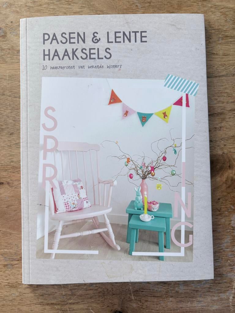 Pasen & Lente Haaksels - 10 haakpatronen, Boeken, Hobby en Vrije tijd, Zo goed als nieuw, Breien en Haken, Ophalen of Verzenden