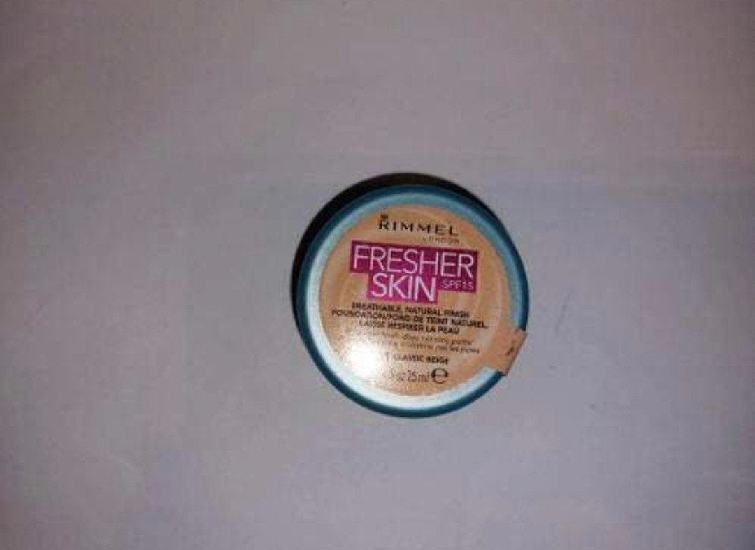 Rimmel fresher skin (advr 109), Overige kleuren, Gehele gezicht, Nieuw, Ophalen of Verzenden