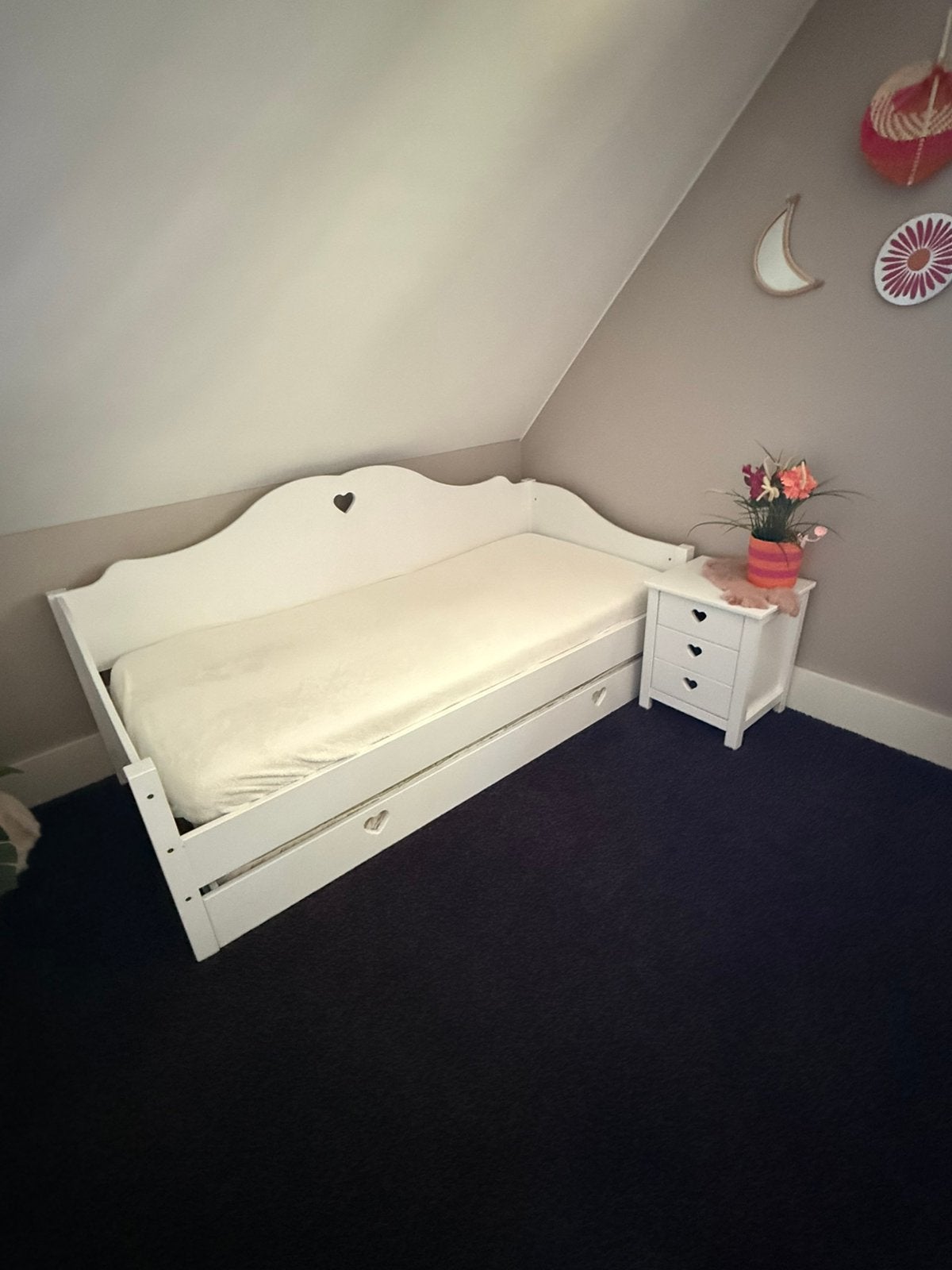 1 persoonsbed met bedlade als extra slaap plek nachtkastje, Ophalen, Zo goed als nieuw, Eenpersoons