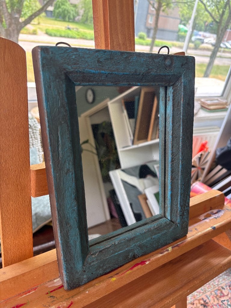 Spiegel met Verweerde Blauwgroene Houten Lijst, Antiek en Kunst, Antiek | Spiegels, Ophalen of Verzenden, Rechthoekig