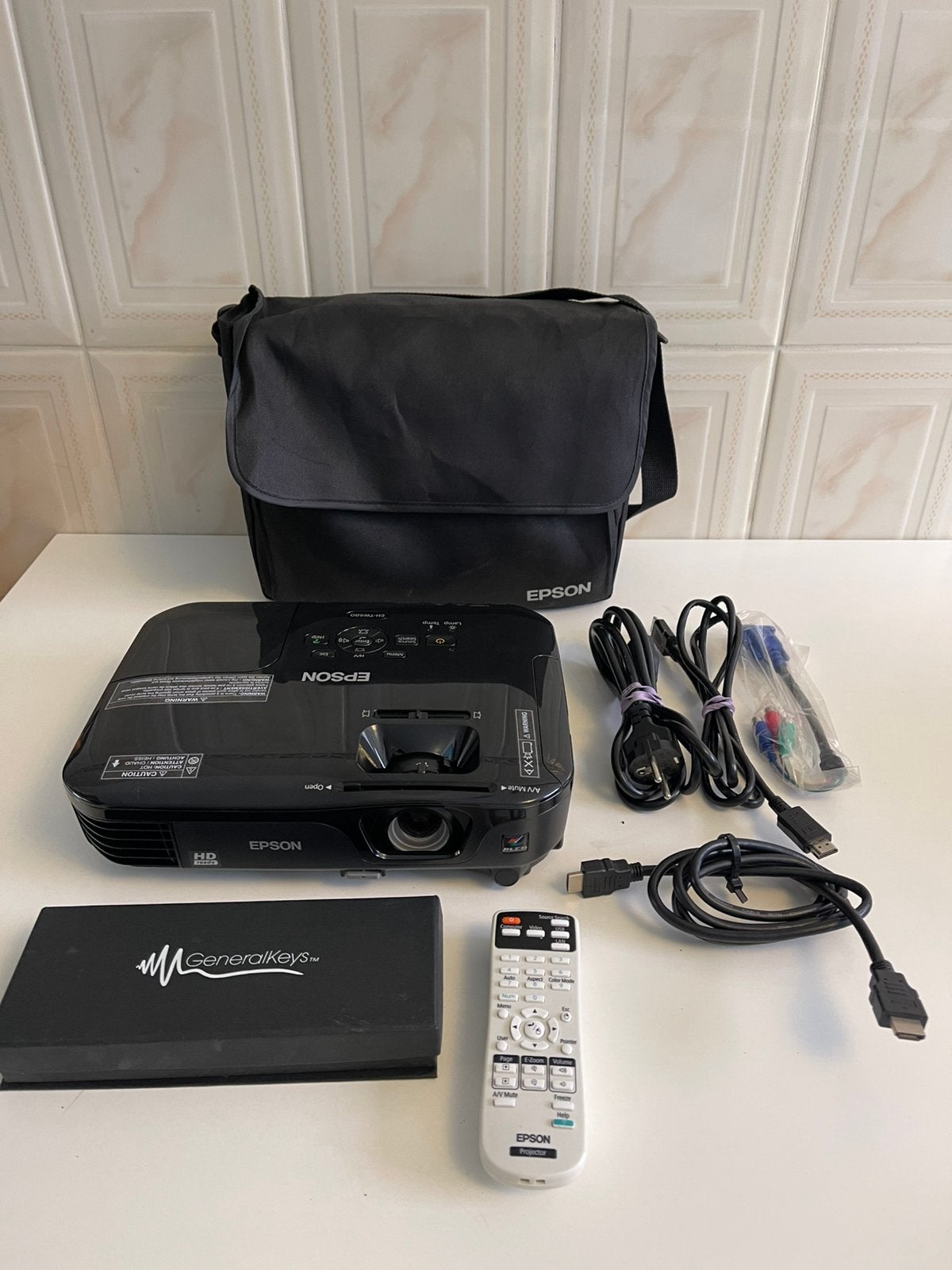 Epson LCD projector, Ophalen of Verzenden, Zo goed als nieuw