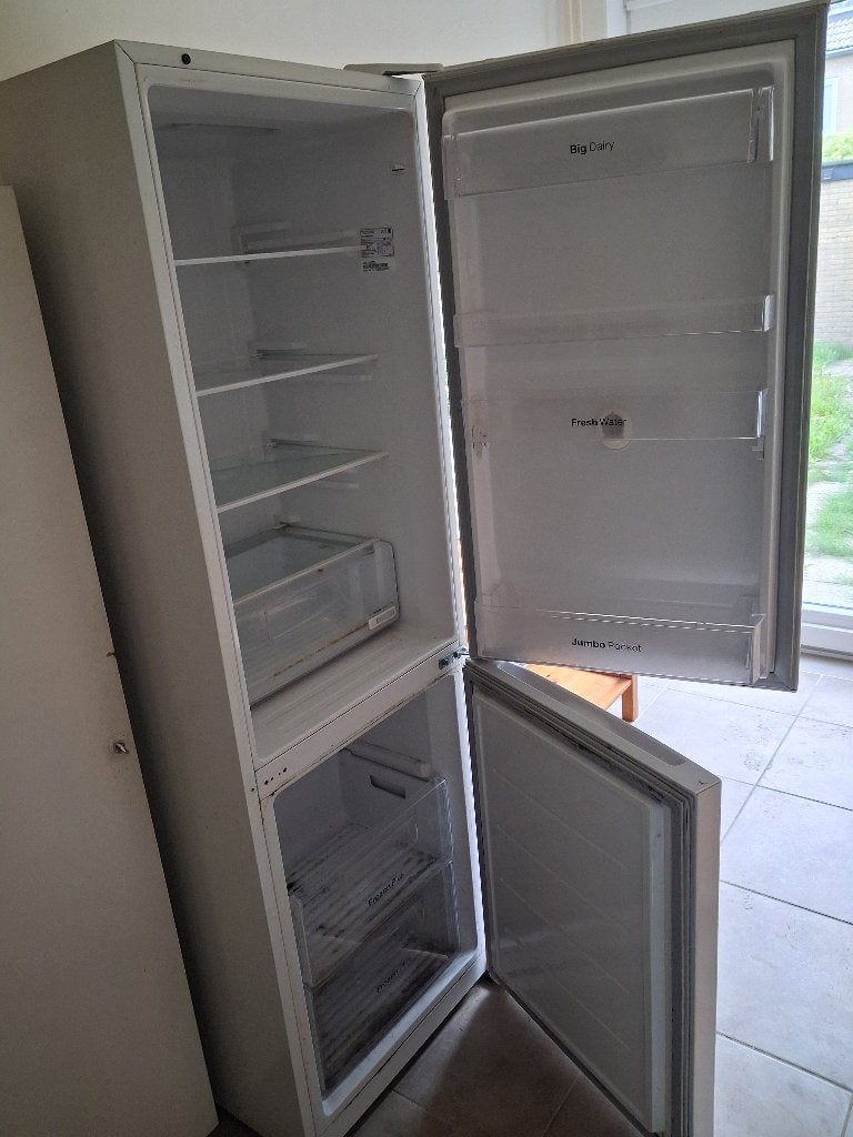 Daewoo koelkast met vriesvak en waterdispenser, Ophalen, 150 tot 200 liter, Gebruikt, 60 cm of meer