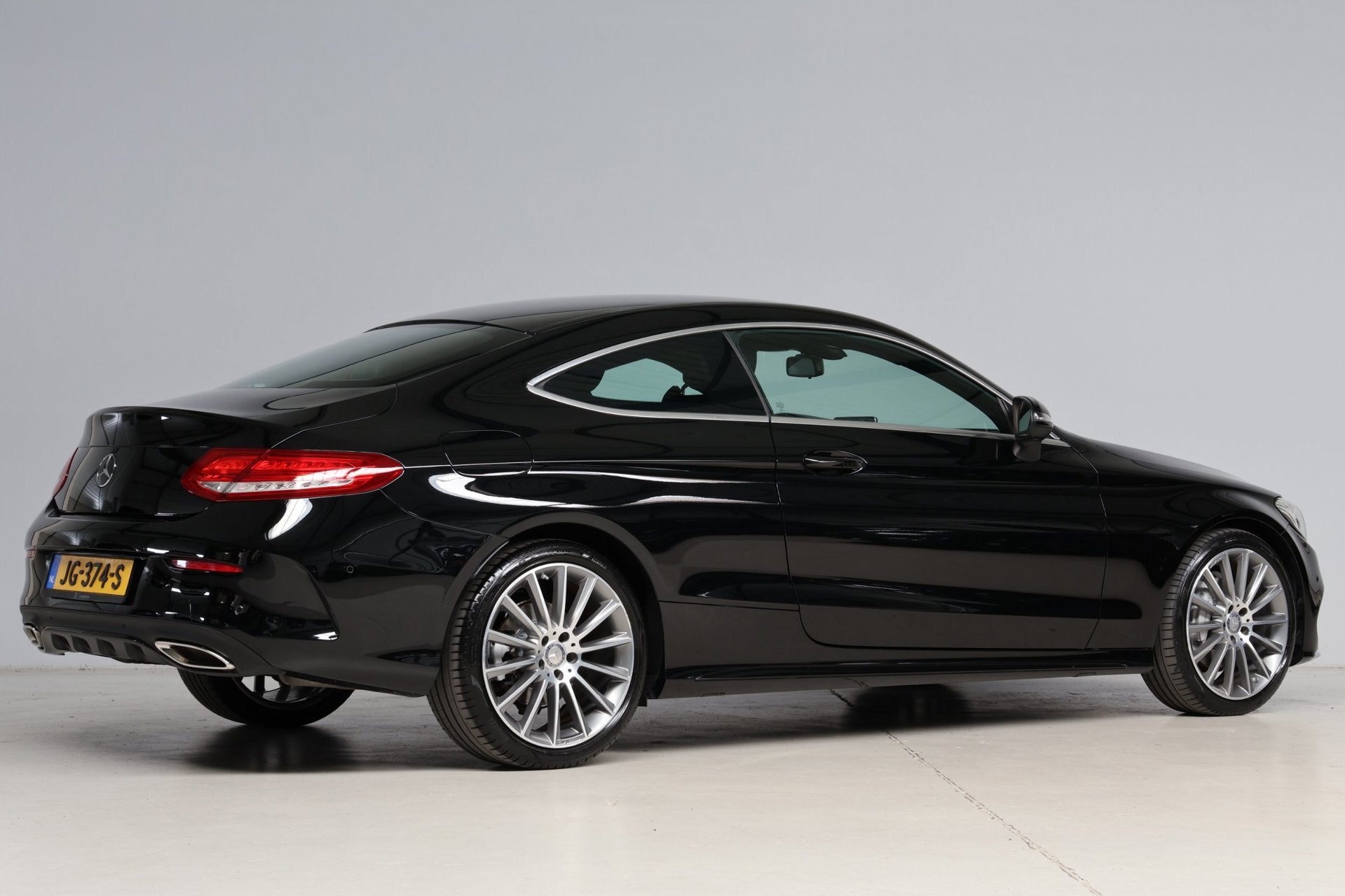 Mercedes-Benz C-klasse Coupé 180 AMG | 1e eigenaar | Nederl, Auto's, Dealer onderhouden, Gebruikt, Euro 6, 4 stoelen