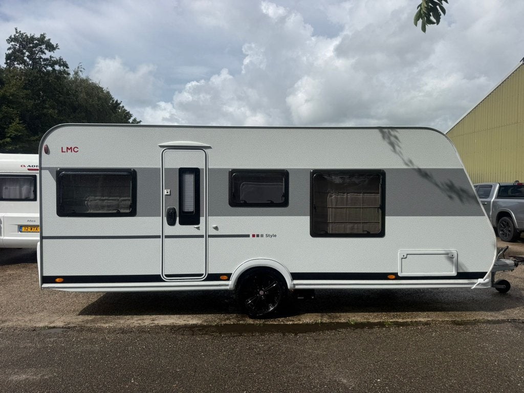 LMC Style 450 D, Nieuw BJ 2025 Queensbed Mover 25950,- !!, Caravans en Kamperen, LMC, Standaardzit, Schokbreker, Postbus 20 - 7480 AA Haaksbergen