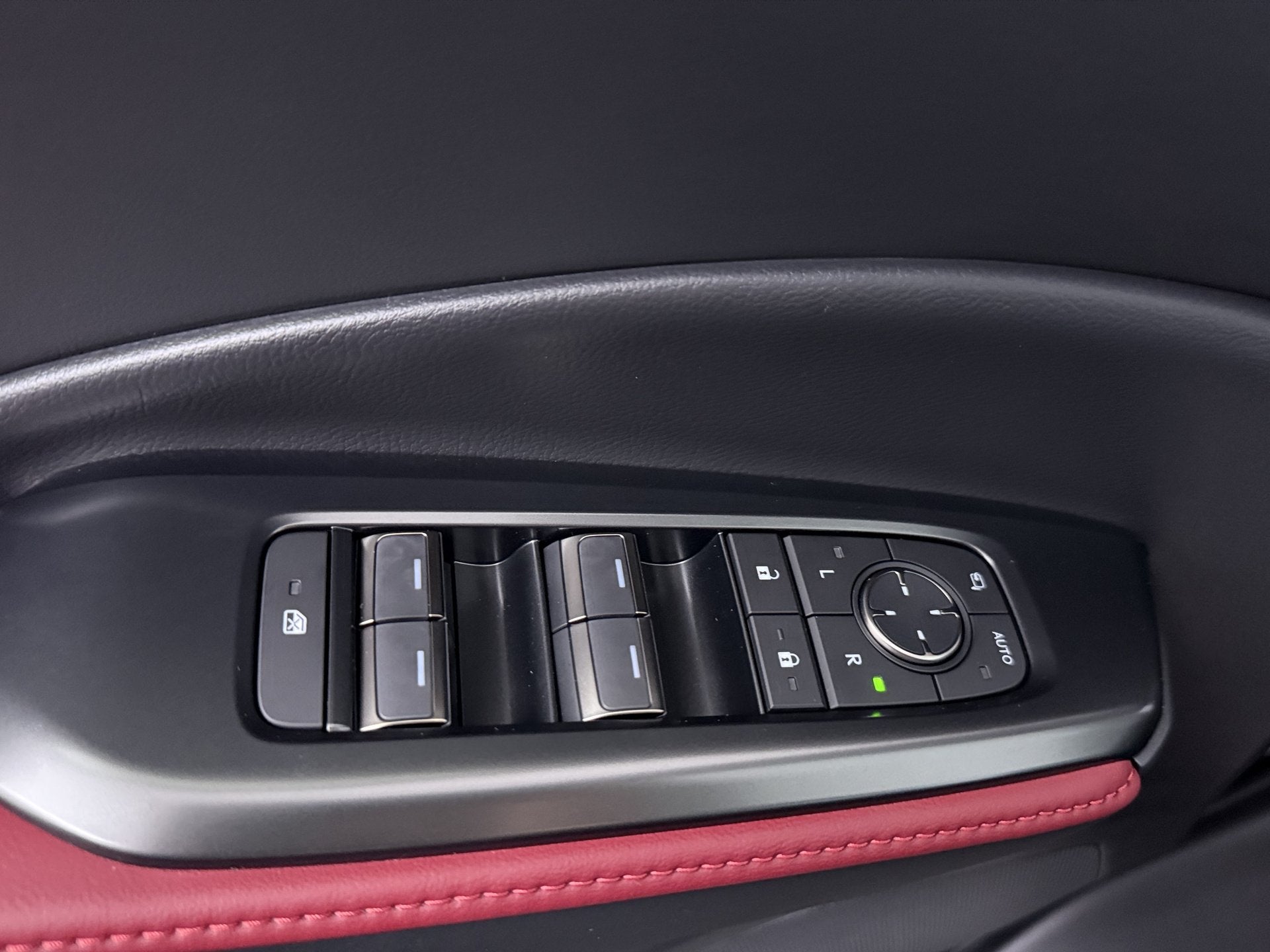 Lexus LBX 1.5 35th Edition 2WD | Apple CarPlay / Android Aut, Auto's, 12 maanden, 136 pk, Zwart, Bedrijf