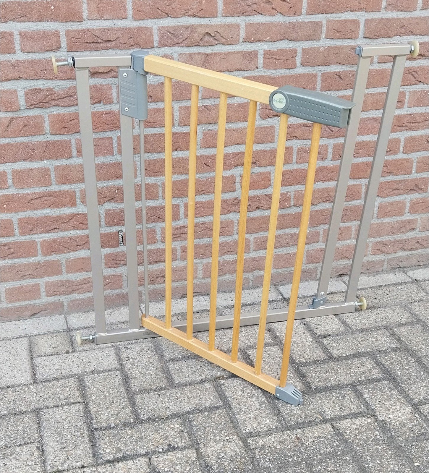 Traphekje.  77-87cm. Zonder gaten boren., Ophalen, Gebruikt, Klemhekje, Metaal of IJzer