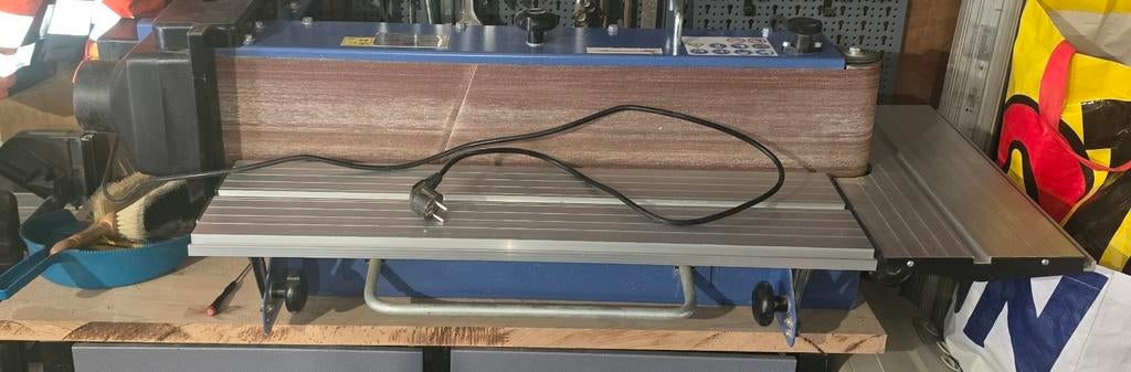 HBM 200 Bandschuurmachine / Rondschuurmachine - 230 Volt, Ophalen of Verzenden, Zo goed als nieuw, 1200 watt of meer, Bandschuurmachine