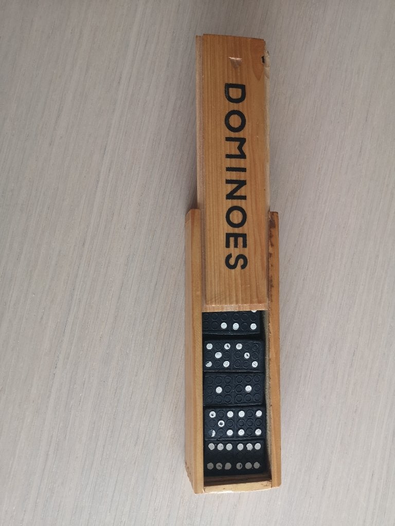 dominotenen in houten kistje, Ophalen, Nieuw, Jongen of Meisje