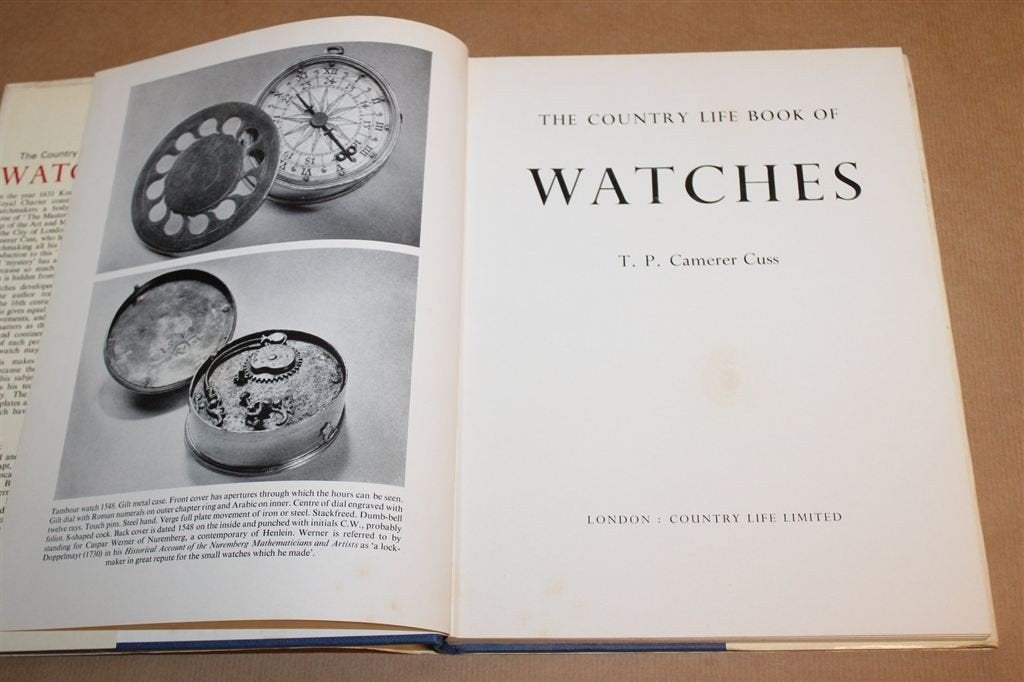 Country Life Book of Watches — Antieke Horloges 1967, Boeken, Ophalen of Verzenden, Gelezen, Mode algemeen