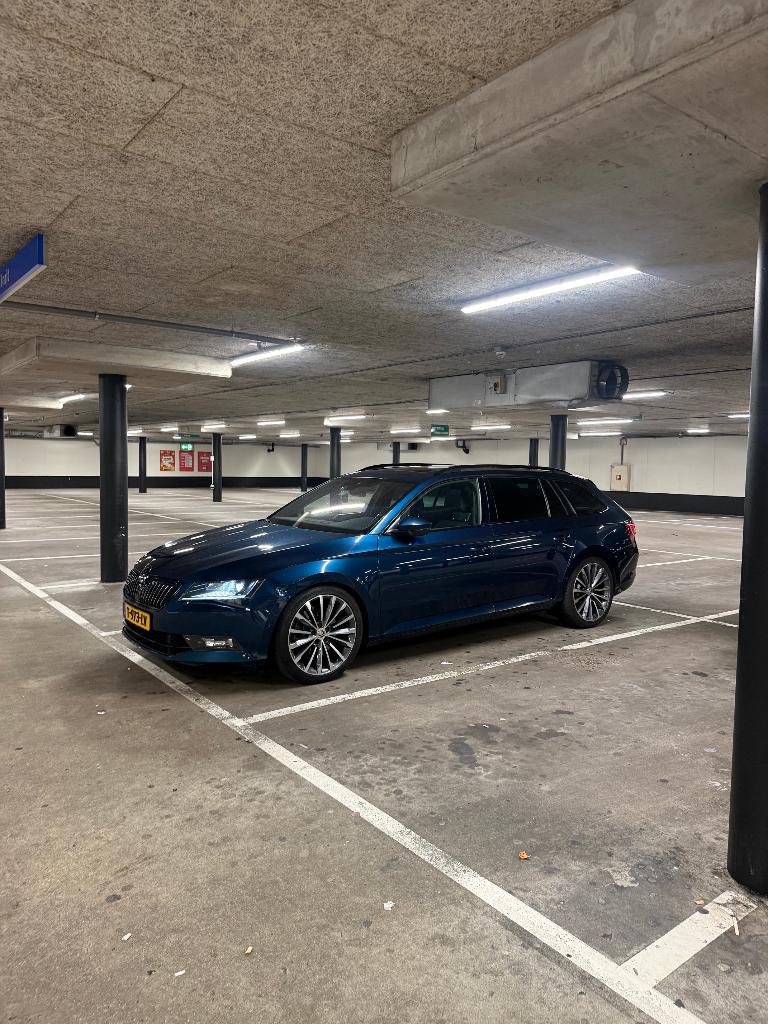 Skoda Superb 2.0 TSI 280pk Dsg-6 AWD 2018 Blauw, Automaat, 4 cilinders, 1984 cc, Blauw