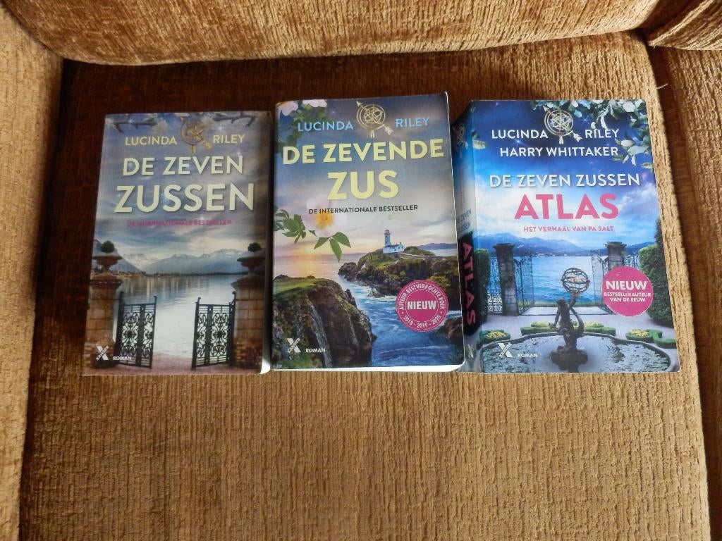 De Zeven zussen.  2 delen deel 1 en 7  Lucinda Riley., Europa overig, Lucinda Riley, Ophalen of Verzenden, Zo goed als nieuw