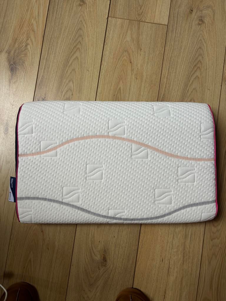 Mline Pillow You Roze hoofdkussen - Zo goed als nieuw, Huis en Inrichting, Slaapkamer | Beddengoed, Ophalen of Verzenden, Zo goed als nieuw